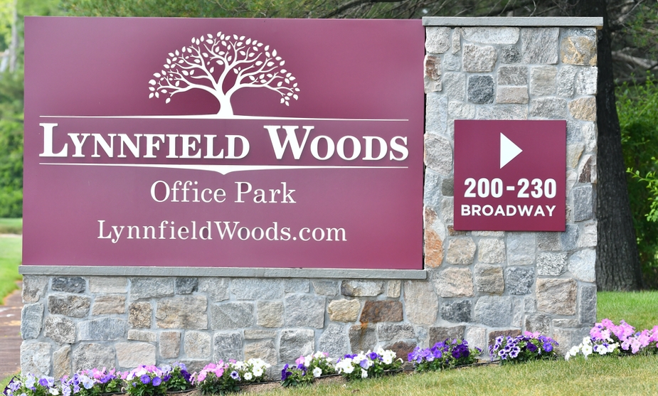 Lynnfield Woods Signage